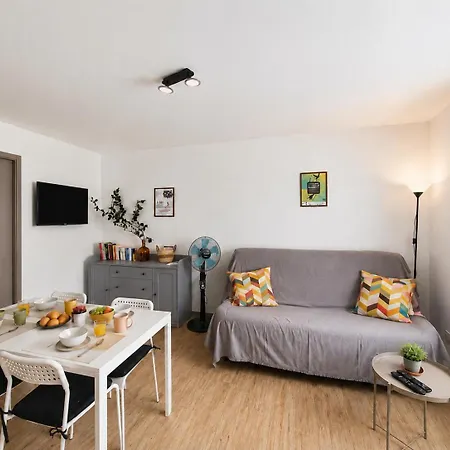 4 Pers Animaux Admis Frais En Supplements Cour Et Parking Gratuit Apartmán Charleville-Mézières