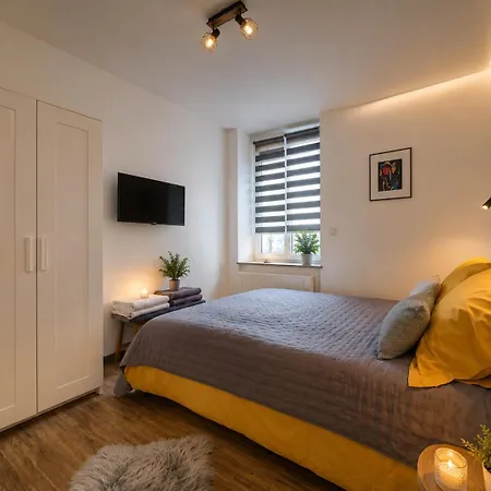 Apartmán 4 Pers Animaux Admis Frais En Supplements Cour Et Parking Gratuit Charleville-Mézières